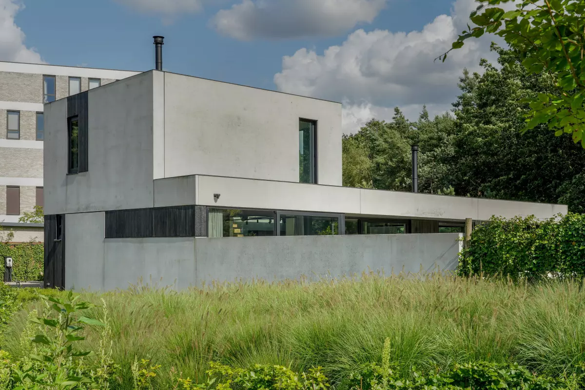 brutalistische-woning-aan-de-bosrand-ede-10.jpeg